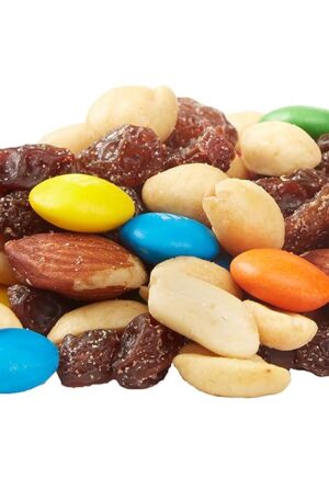 Hiking Treats: Nuts, Chocolate, and Dried Fruit Trail Mix – 454 grams